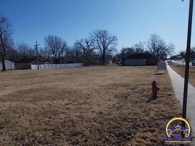 101 E 10th St, Auburn, KS 66402 - photo 3