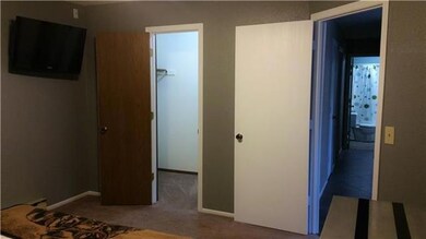 109 S Franklin Dr, Raymore, MO 64083 - photo 5