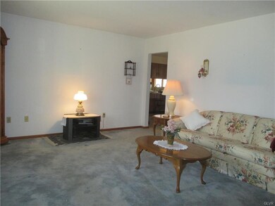 1785 Verona Dr unit 1785, Pen Argyl, PA 18072 - photo 4