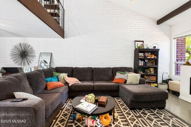 7-web-or-mls-4310 E Presidio Rd - MLS Im
