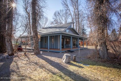 3 Guest House Exterior