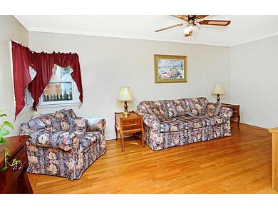 82 General Hawkins Dr, Warwick, RI 02888 - photo 5