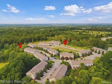 1664 Pinecroft Ln, Howell, MI 48855 - photo 2