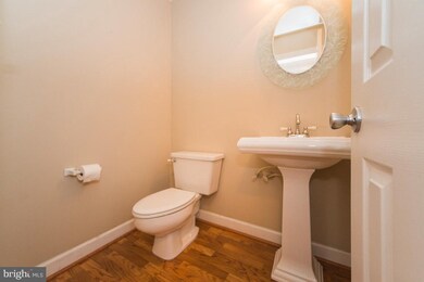 2122 Heritage Dr, Baltimore, MD 21209 - photo 6