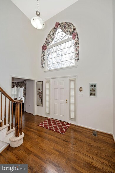 101 Midsummer Dr, Gaithersburg, MD 20878 - photo 5