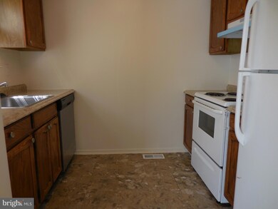 17 Cross Laurel Ct, Germantown, MD 20876 - photo 3