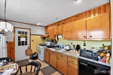 18 Hemlock Dr, Parlin, NJ 08859 - photo 6