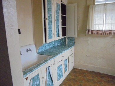 716 W Howard St, Muncie, IN 47305 - photo 3