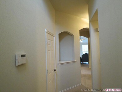 The arches between the rooms and the decorative ar