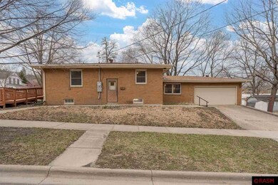 928 928 N 6th St, Mankato, MN 56001 - photo 2