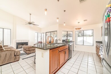 5591 N Skyset Loop-10