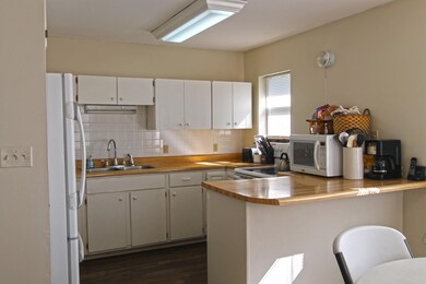Kitchen Pennisula