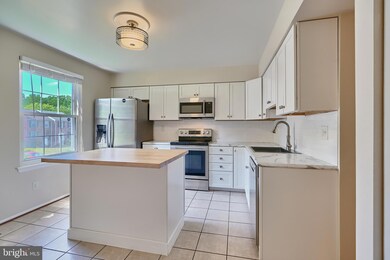 13 Pinecone Ct, Parkville, MD 21234 - photo 6