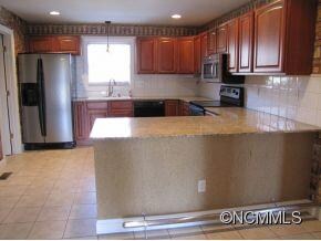 24 Greg Ct, Hendersonville, NC 28792 - photo 3