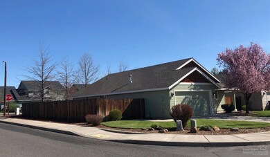 2091 NW Joshua Tree Ct, Redmond, OR 97756 - photo 2