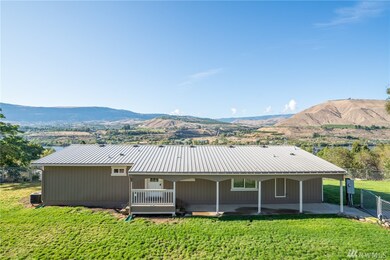 2382 Rock Island Rd, East Wenatchee, WA 98802 - photo 2