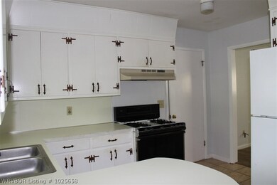 418 E Poplar Place, Sallisaw, OK 74955 - photo 6