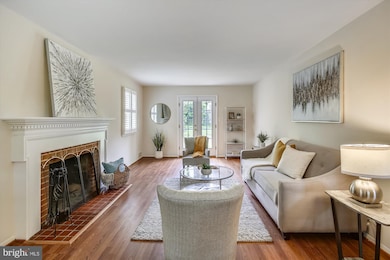 925 Croton Dr, Alexandria, VA 22308 - photo 3