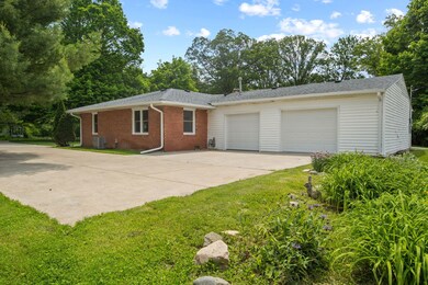 416 Stuart Cir, Anderson, IN 46012 - photo 3