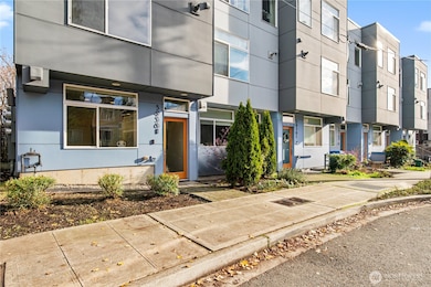 5936 36th Ave S unit A, Seattle, WA 98118 - photo 2