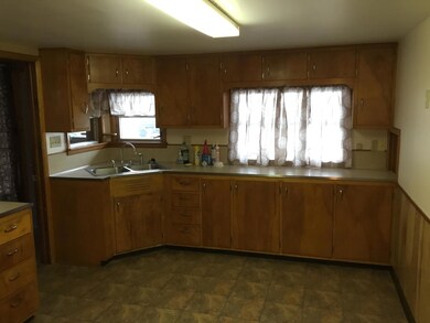 2445 N Court St, Circleville, OH 43113 - photo 3