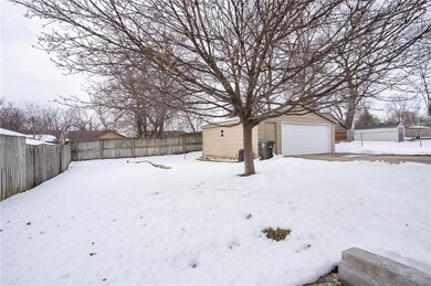 3514 E 39th Ct, Des Moines, IA 50317 - photo 7