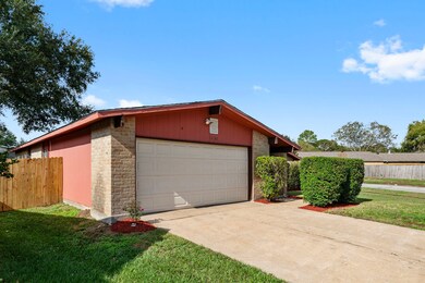 5631 W Ridgecreek Cir, Houston, TX 77053 - photo 2