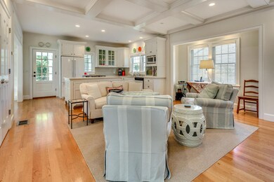 17_Living Area-3