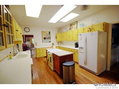Large Kitchen