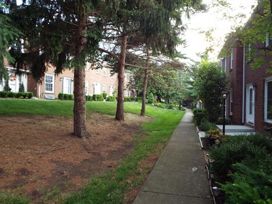 627 Simbury St unit D, Columbus, OH 43228 - photo 4