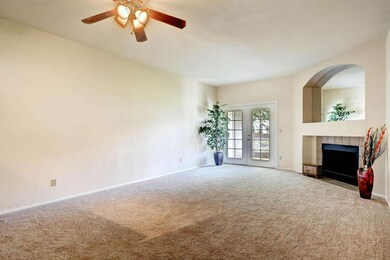 930 N Mesa Dr 1045 Mesa AZ-large-006-Liv