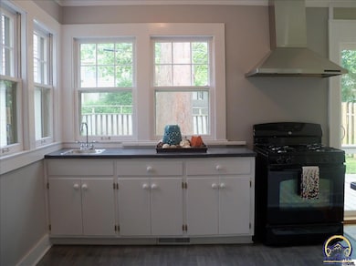 1276 SW Pembroke Ln, Topeka, KS 66604 - photo 6