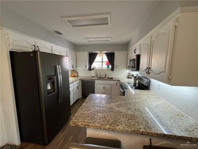 333 Rebecca Dr, Alamo, TX 78516 - photo 5