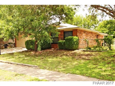 112 W Hogan Dr, Copperas Cove, TX 76522 - photo 2