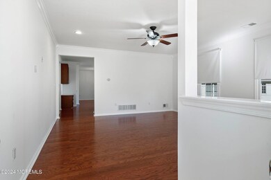 07-Foyer to Dining 1A