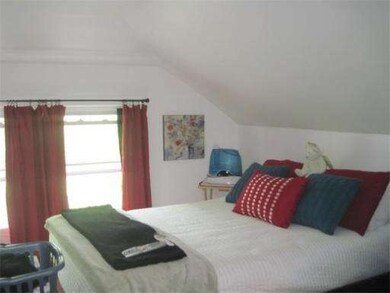 696 Lincoln St, Waltham, MA 02451 - photo 4