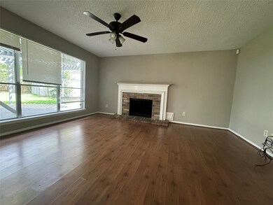 3913 Spring Arbor Ct, Pearland, TX 77584 - photo 7