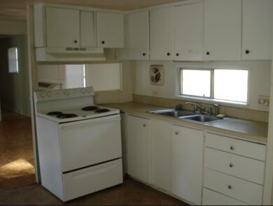 10 Powhatan St, Crawfordville, FL 32327 - photo 3