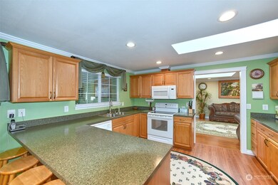 1725 106th St SW, Everett, WA 98204 - photo 7