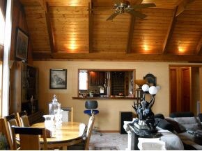 GREAT ROOM TO KITCHEN