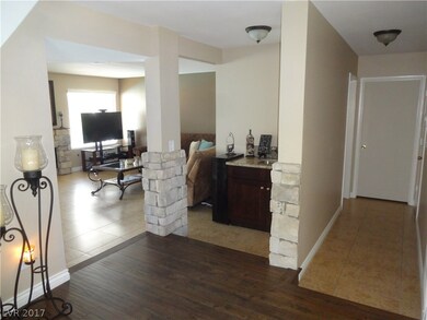 WET BAR OFF FAMILY ROOM
