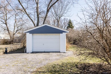 62 Florence Ave-25