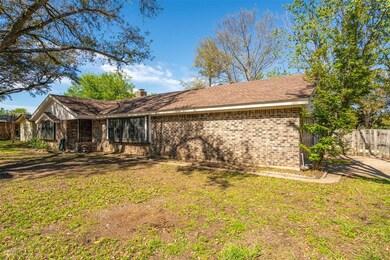 921 Stonelake Dr, Cleburne, TX 76033 - photo 4