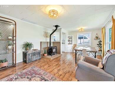 321 S 2nd St, Creswell, OR 97426 - photo 7