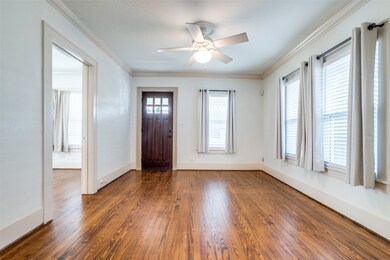 621 Aurora St, Houston, TX 77008 - photo 5