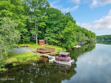 252 Fawn Lake Dr, Hawley, PA 18428 - photo 4