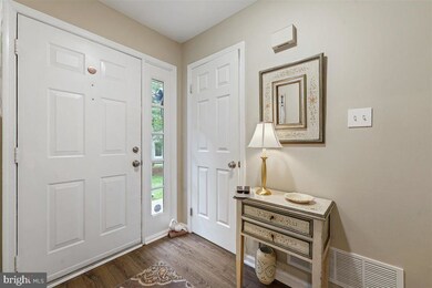 4104 Fox Pointe Ct unit 4104, Glen Mills, PA 19342 - photo 5