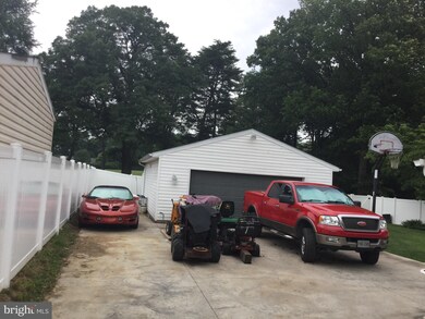 426 Burwood Ave, Glen Burnie, MD 21061 - photo 4