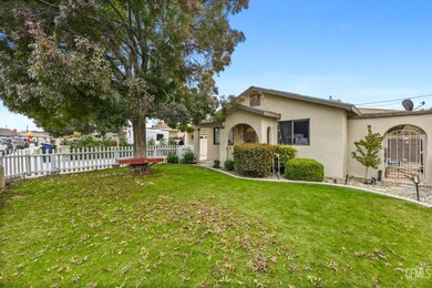 715 Francis St, Bakersfield, CA 93308 - photo 4