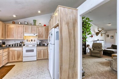 1400 Vista Dr, Central Point, OR 97502 - photo 6